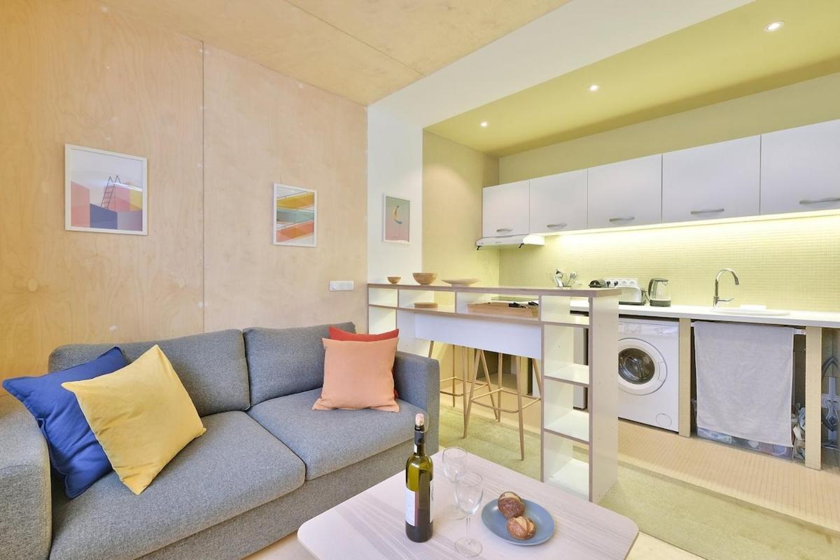 Centre, St Lazare Station, Metro, Theatre Mogador, Casino De Paris, Trianon, Moulin Rouge, Sacre Coeur, Galeries Lafayette, From 1 To 4 Guests Apartment *